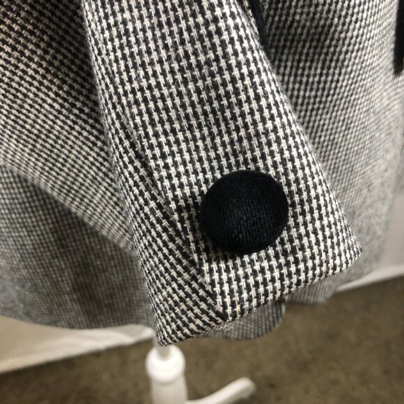 Vintage Evan-Picone Wool Blazer w/ Velvet Shawl Collar – Made in USA, Size 12 - Picture 11 of 16